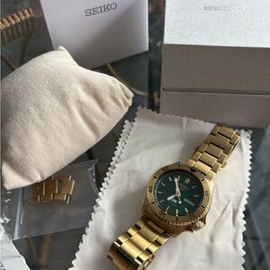 Seiko 5 x HUF Collab limited edition